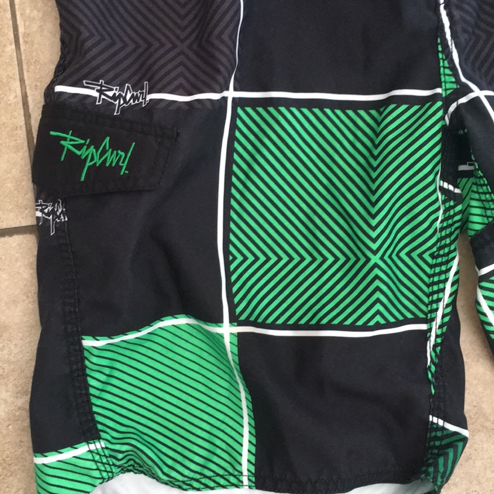 Rip Curl trunks - Picture 2 of 4